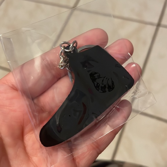 Keychain ✨ - Picture 2 of 2